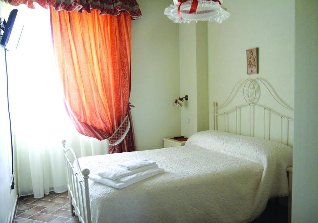Agriturismo San Lorenzo Serre Di Rapolano Pokoj fotografie